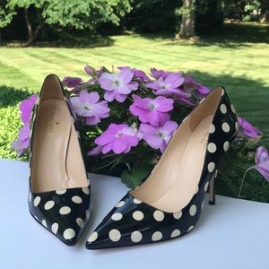 ✨HP✨KATE SPADE POLKA DOT PUMP HEELS.